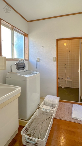 NOBORISAKA　HOUSE　WEST　脱衣室と浴室