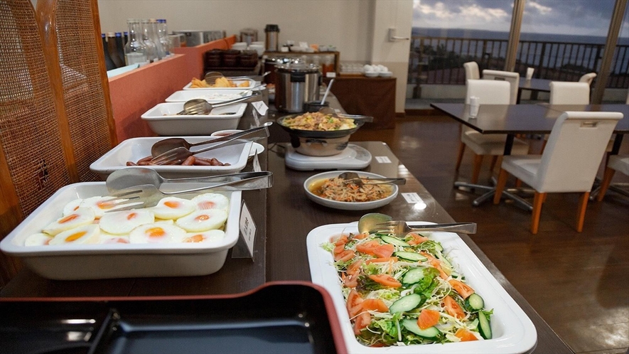  ◆朝食一例/朝食は和・洋と沖縄料理の朝食です。朝食はブッフェスタイルです。