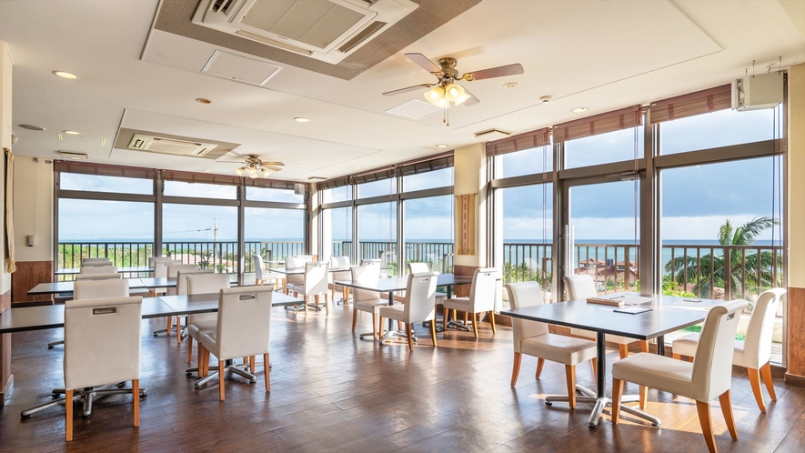 ◆レストラン蘇芳/朝食は朝日を浴びながら海の風景が楽しめるオーシャンビューなレストラン