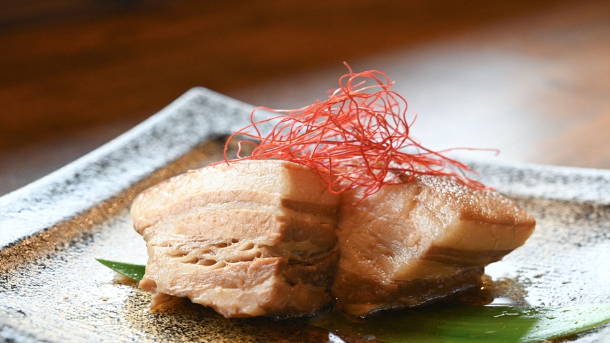 ◆お食事処南風見テラス/ 県産豚のラフテ～。沖縄県の郷土料理の1つです♪