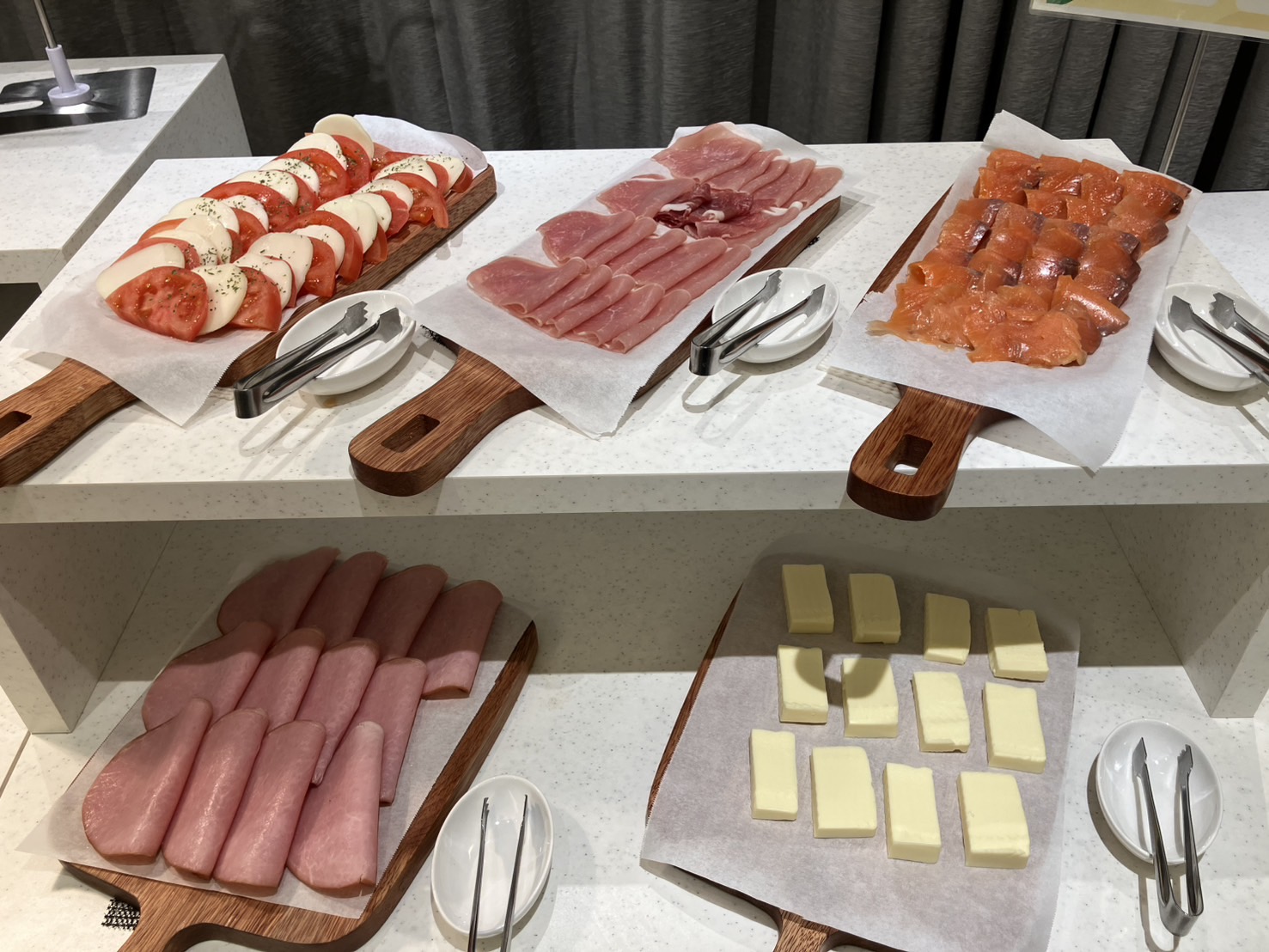 【朝食一例】生ハムやチーズもお楽しみいただけます