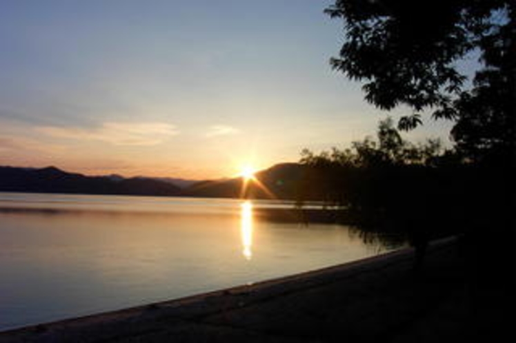 田沢湖の夕日
