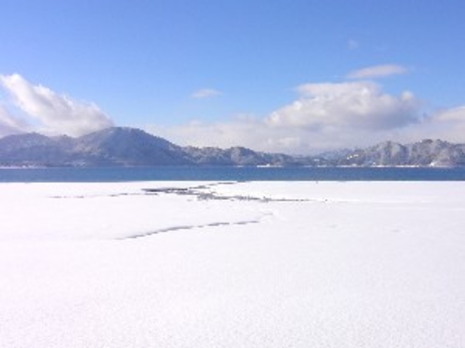 たざわ湖　冬景色