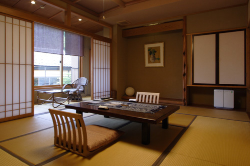 Phòng Nhật Bản 10 tatami sau khi đổi ghế