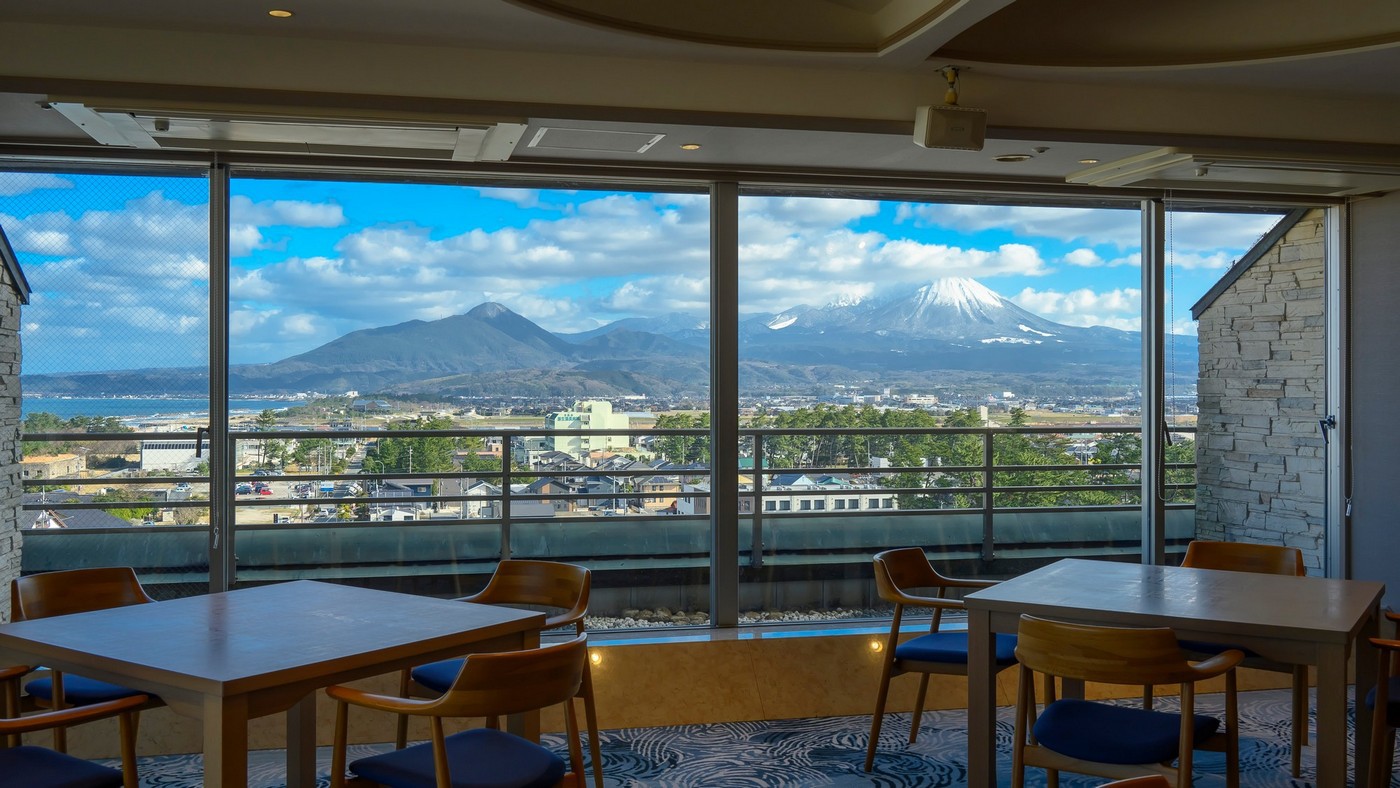 【活蟹丸ごと一杯コース】茹で・刺し・焼きでタグ付松葉ガニ1杯堪能〇さらに蟹すき小鍋ほか5種の蟹料理も