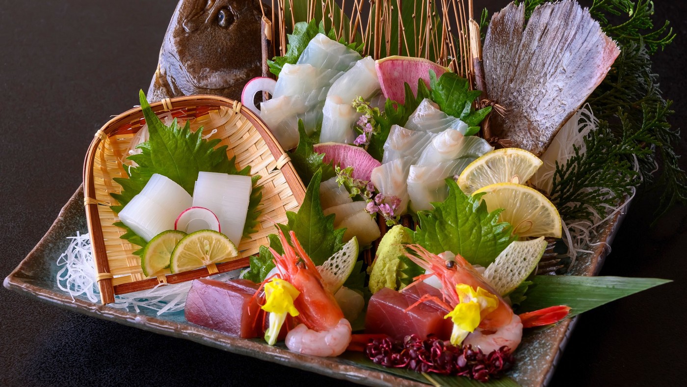 【当館満足度１位☆グレードアップ会席】朝獲れ鮮魚の姿造りと鳥取県産和牛の熱々陶板焼き【鳥取グルメ旅】