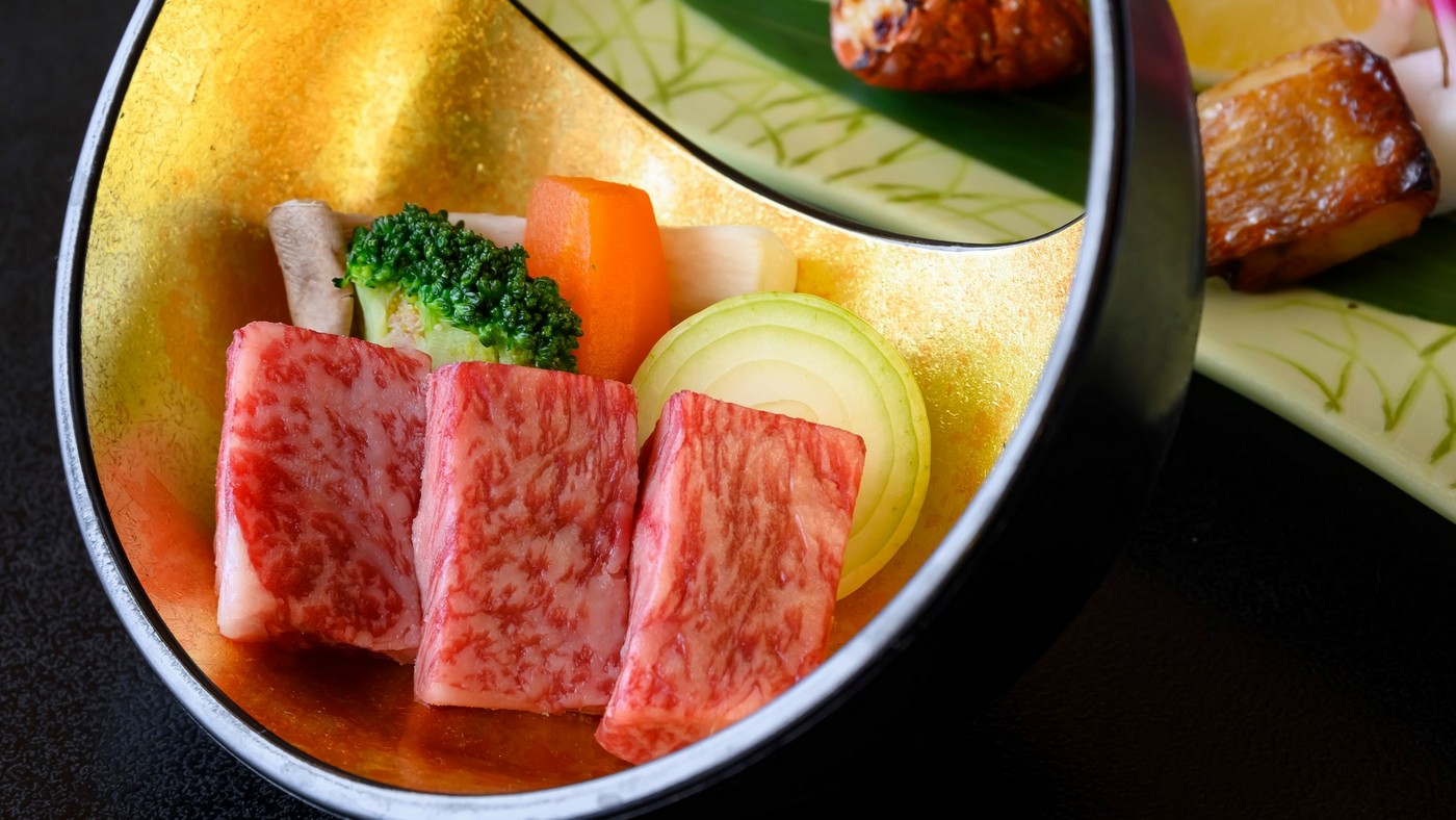 鳥取県産和牛を陶板焼きでご賞味ください