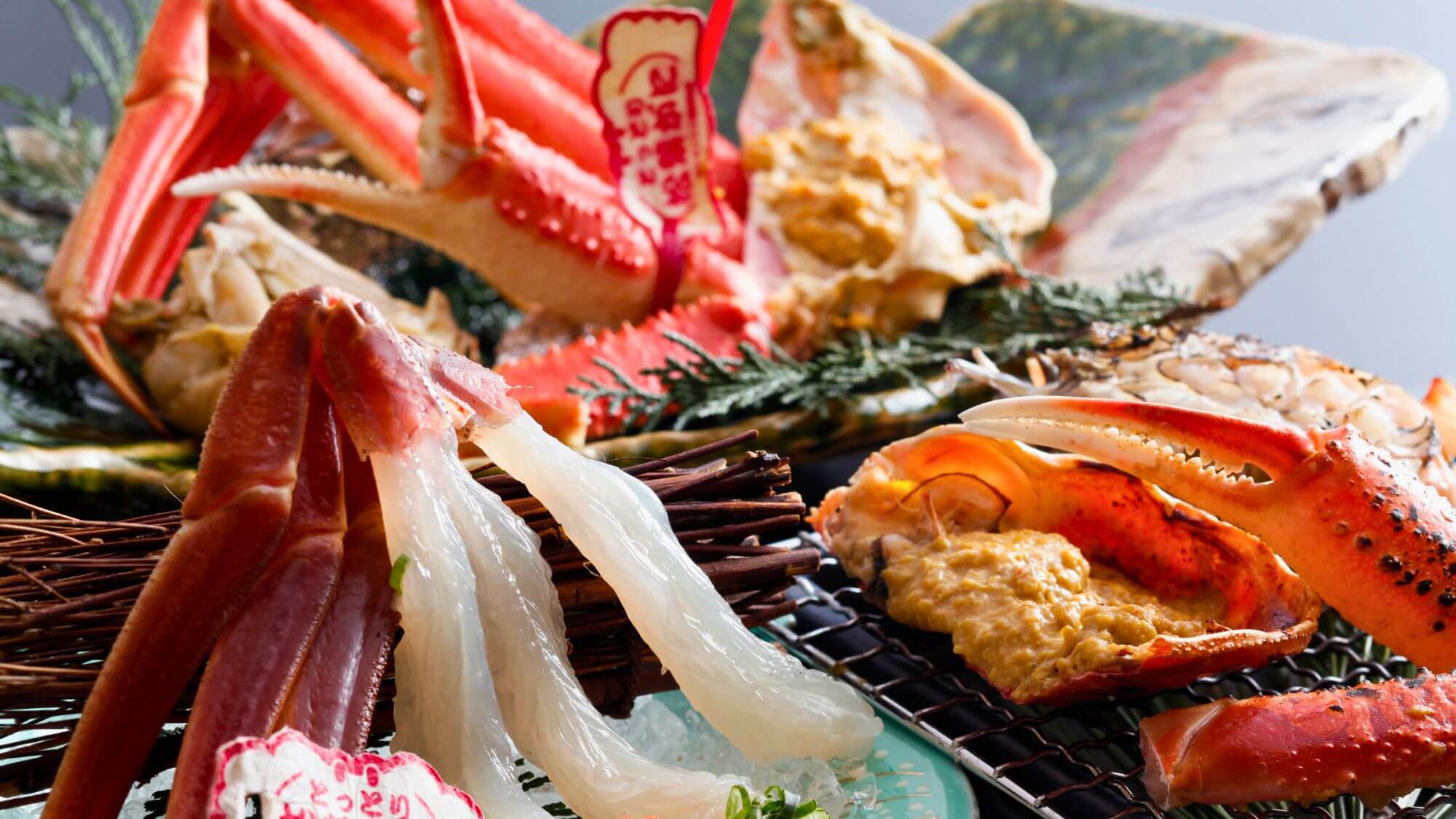 【タグ付き松葉蟹の刺し＆茹で＆焼き】冬の味覚の王者「松葉ガニ」その魅力を味わい尽くす3種の料理