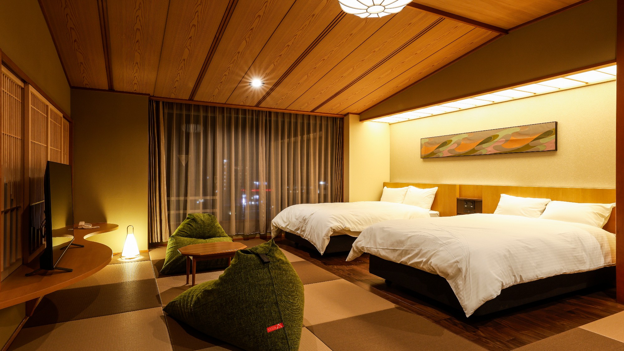 【角部屋コンフォートルーム＜夢鶴＞】琉球畳がモダンな雰囲気を演出するこだわりの内装です