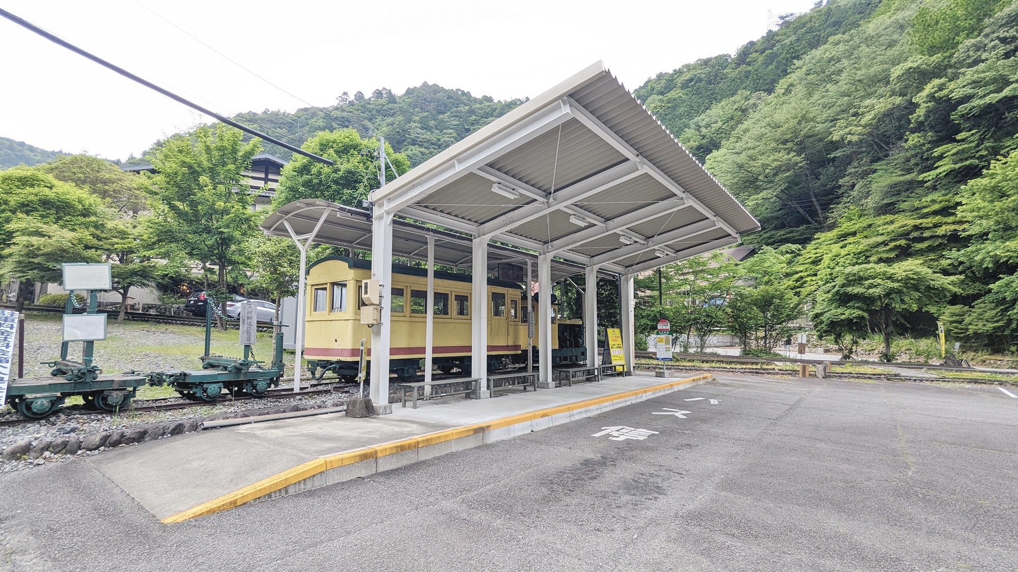 *寸又峡の風景/「寸又峡温泉入口バス停」