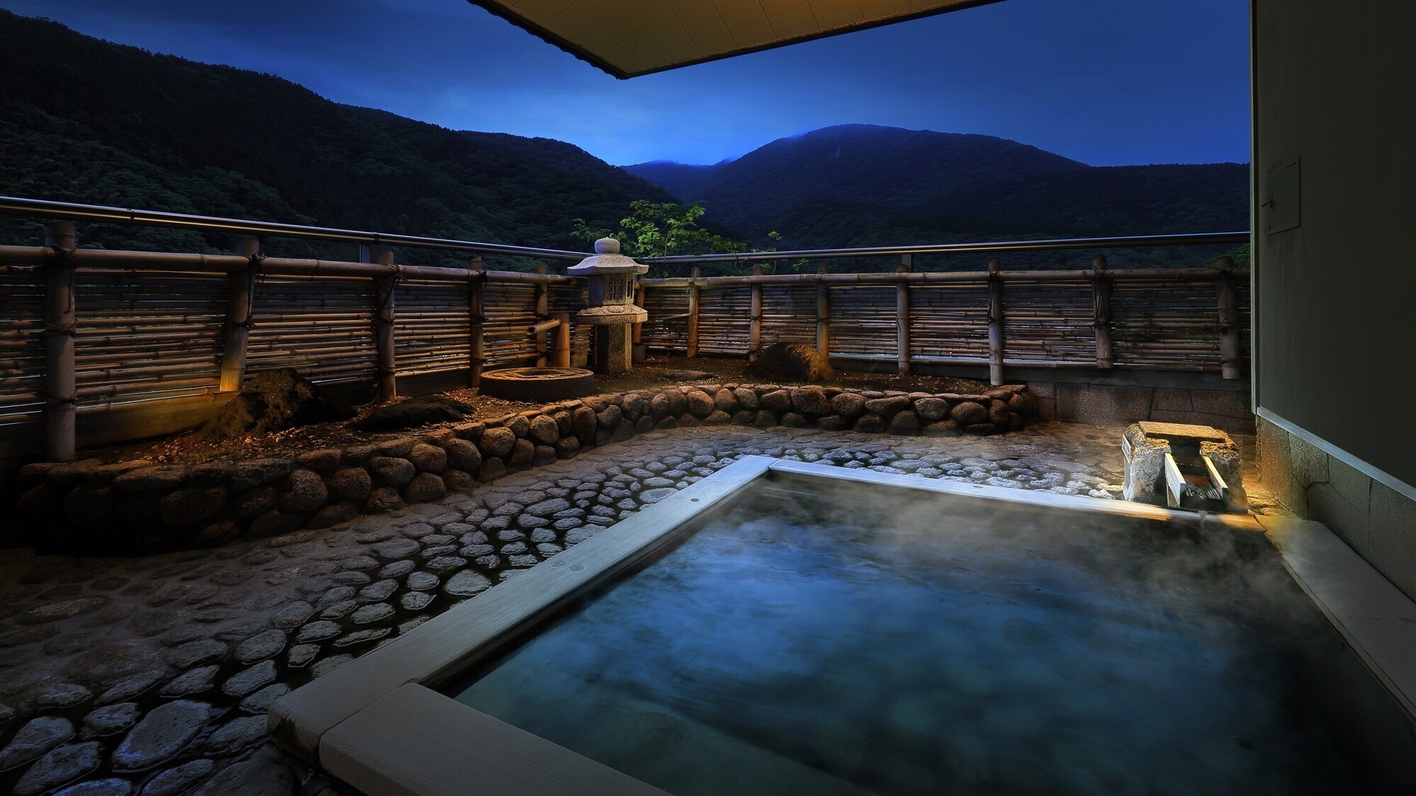 【お日にち限定】贅沢な最上階スイート客室が最大10，000円OFF◆ご夕食は山形牛しゃぶしゃぶ