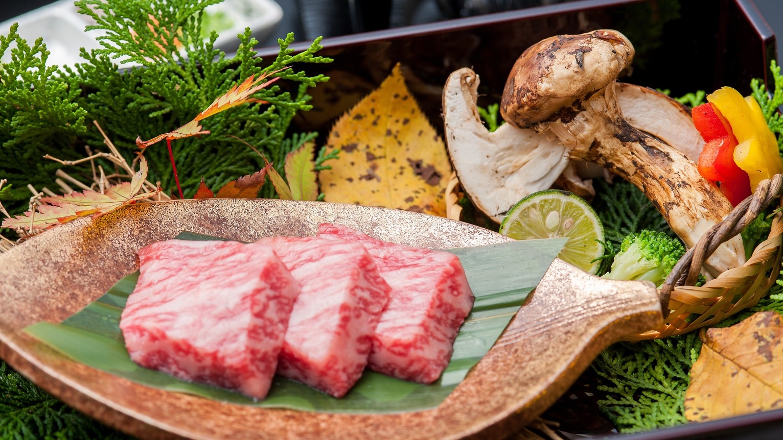 【半個室で味わう〜秋の味覚御膳〜焼松茸と鮑と伊勢海老〜】＜お日にち限定＞