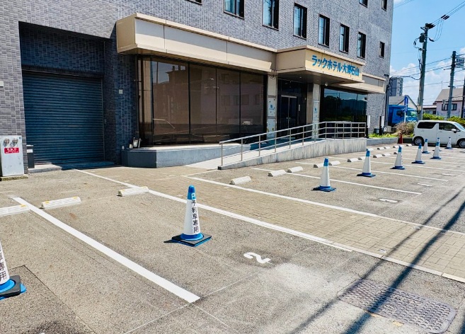 ホテル駐車場（1泊/1,500円）