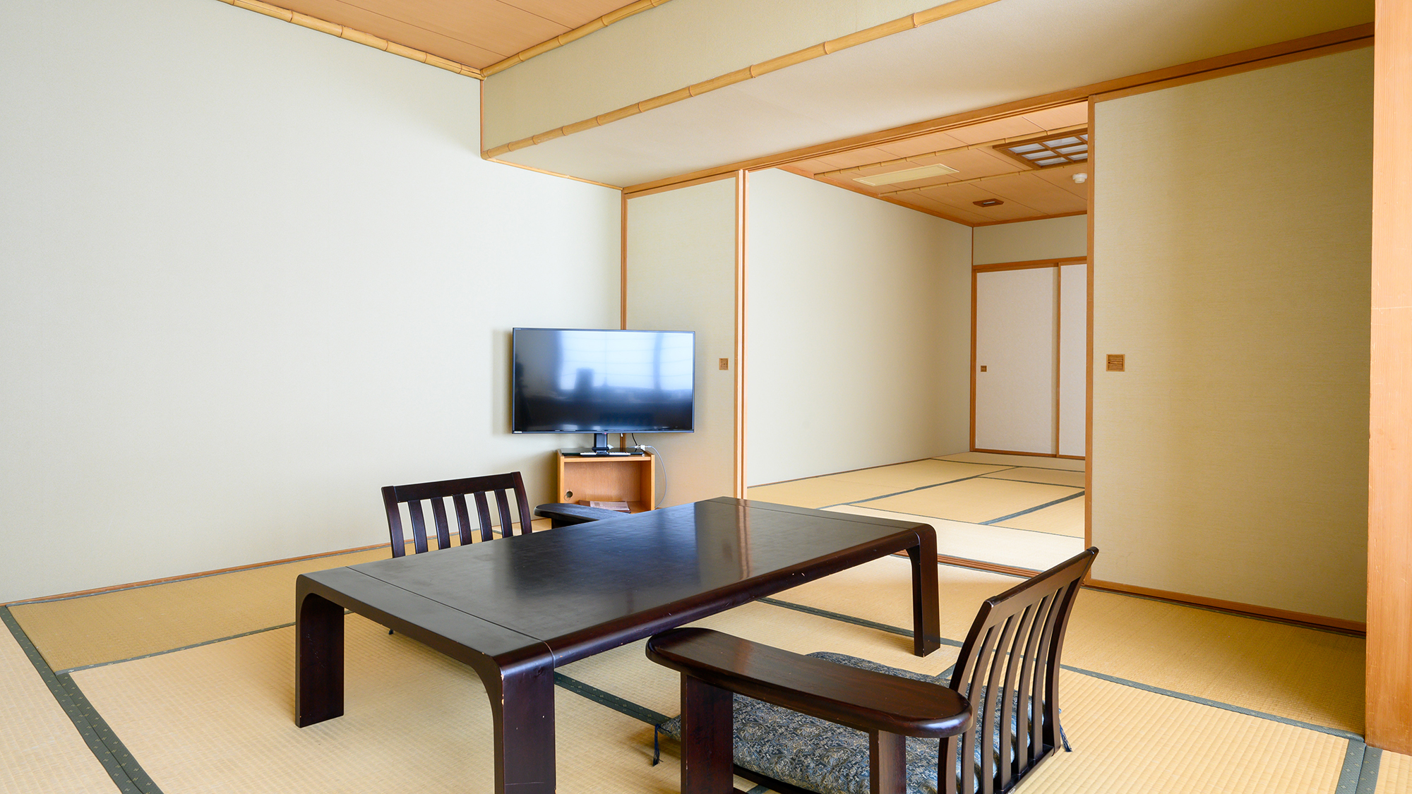 亀の間│二間続きで広々とした和室