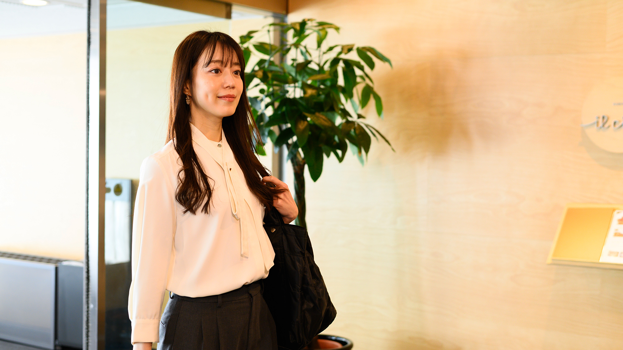 ロビー│ようこそホテル三浦華園へ