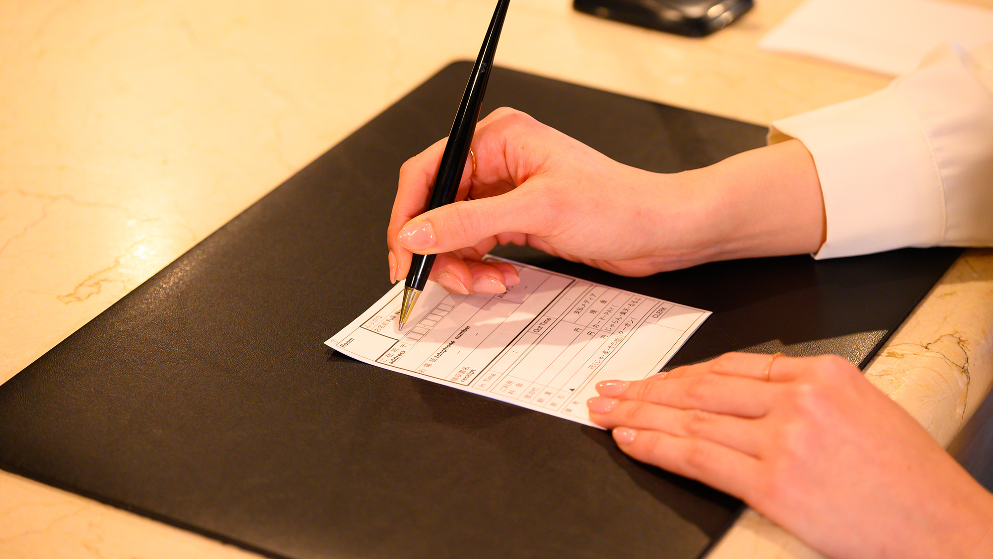 フロント│旅先でほっとできるご滞在となるようお手伝いいたします