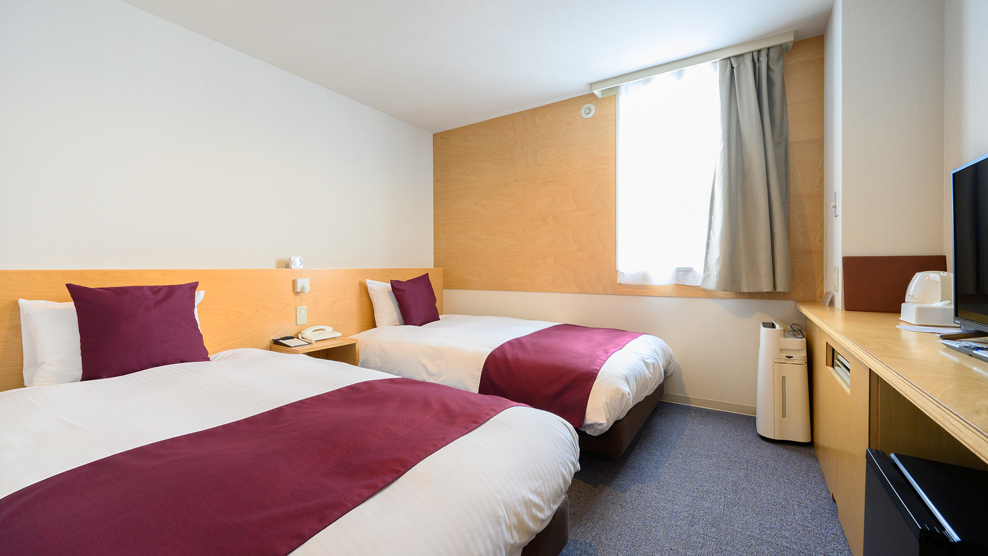 ツイン│14.7㎡のツインルーム。Wi-Fi接続無料。全室空気清浄機完備