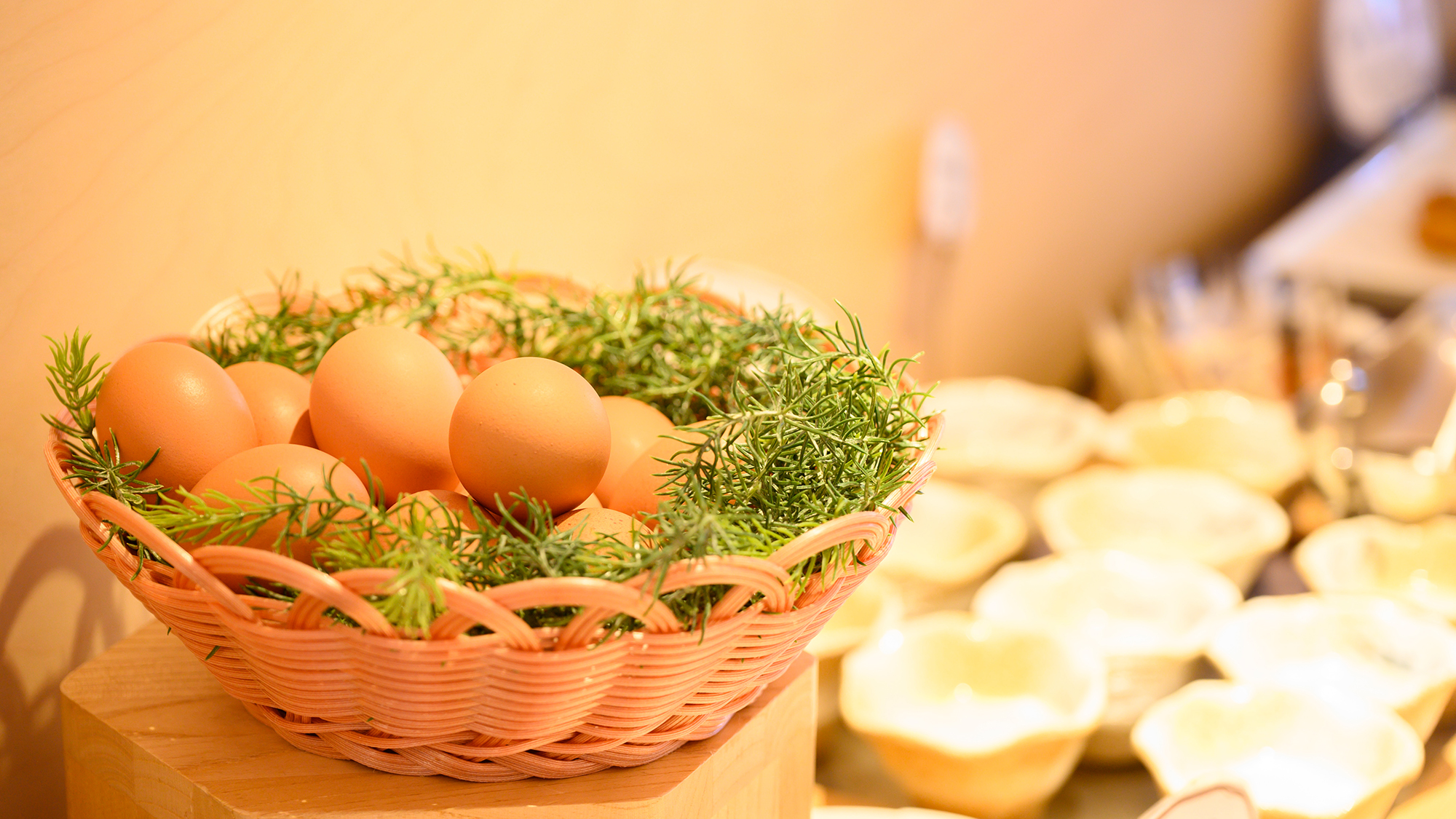 朝食│上川産の赤玉。生で食べたい卵を想定して作られた卵です。是非TKGでご賞味を！