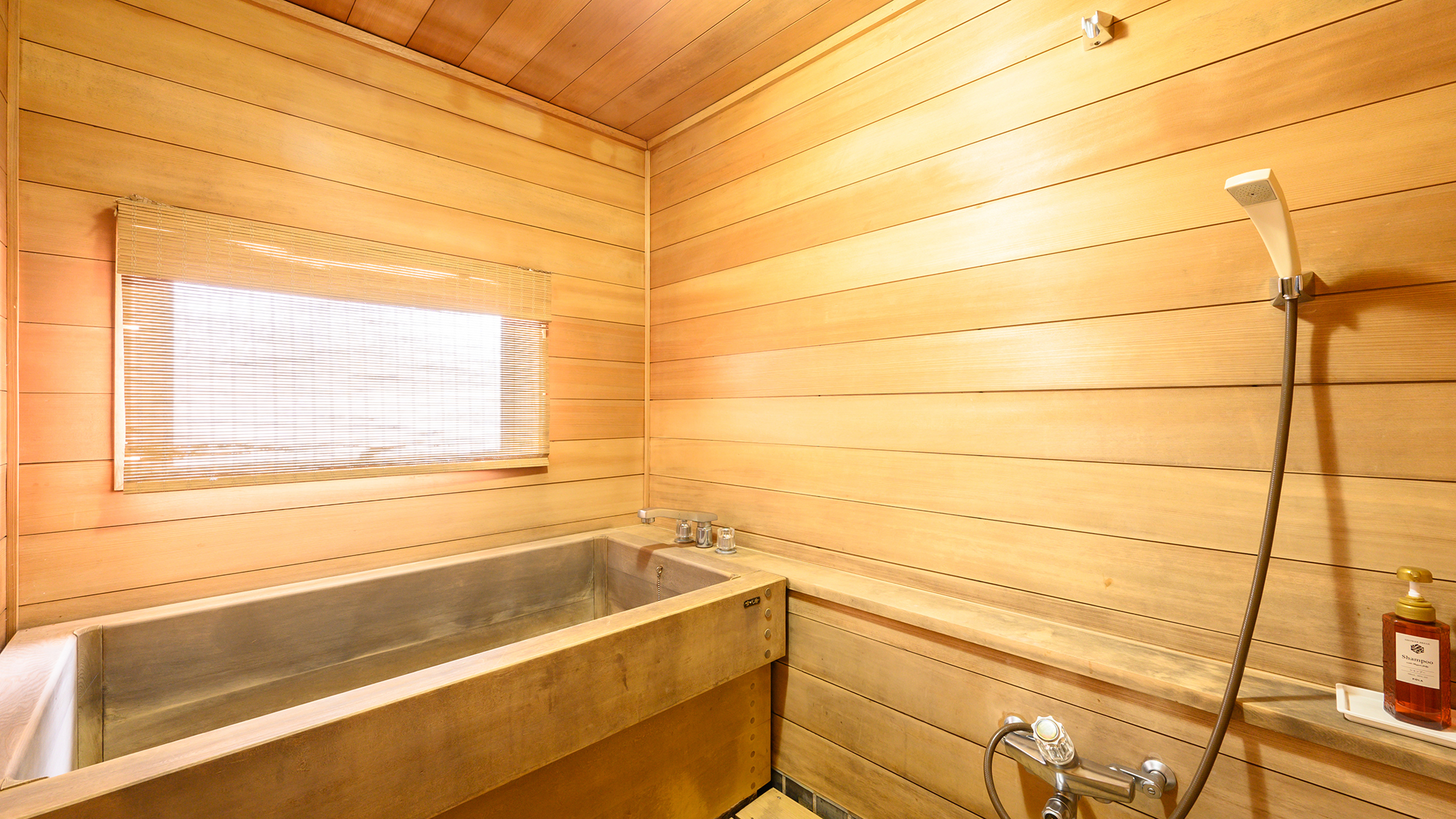 鶴の間│ひのき風呂