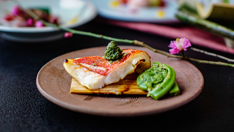 ＜三楽園会席＞2026春　焼物「金目鯛杉板焼」