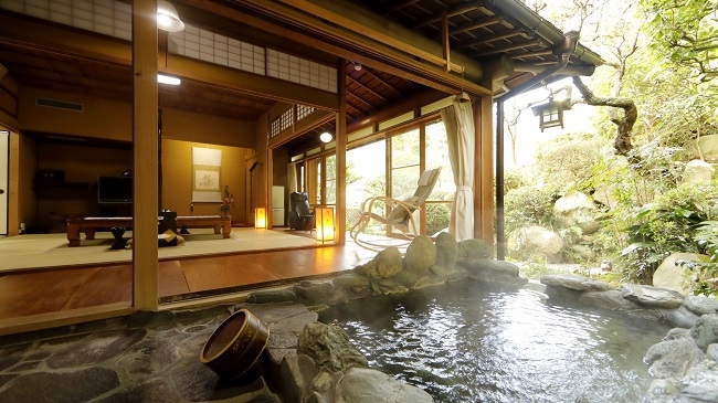 源泉掛流し専用風呂付き客室で贅沢なひととき♪お日にち限定特別価格でご案内