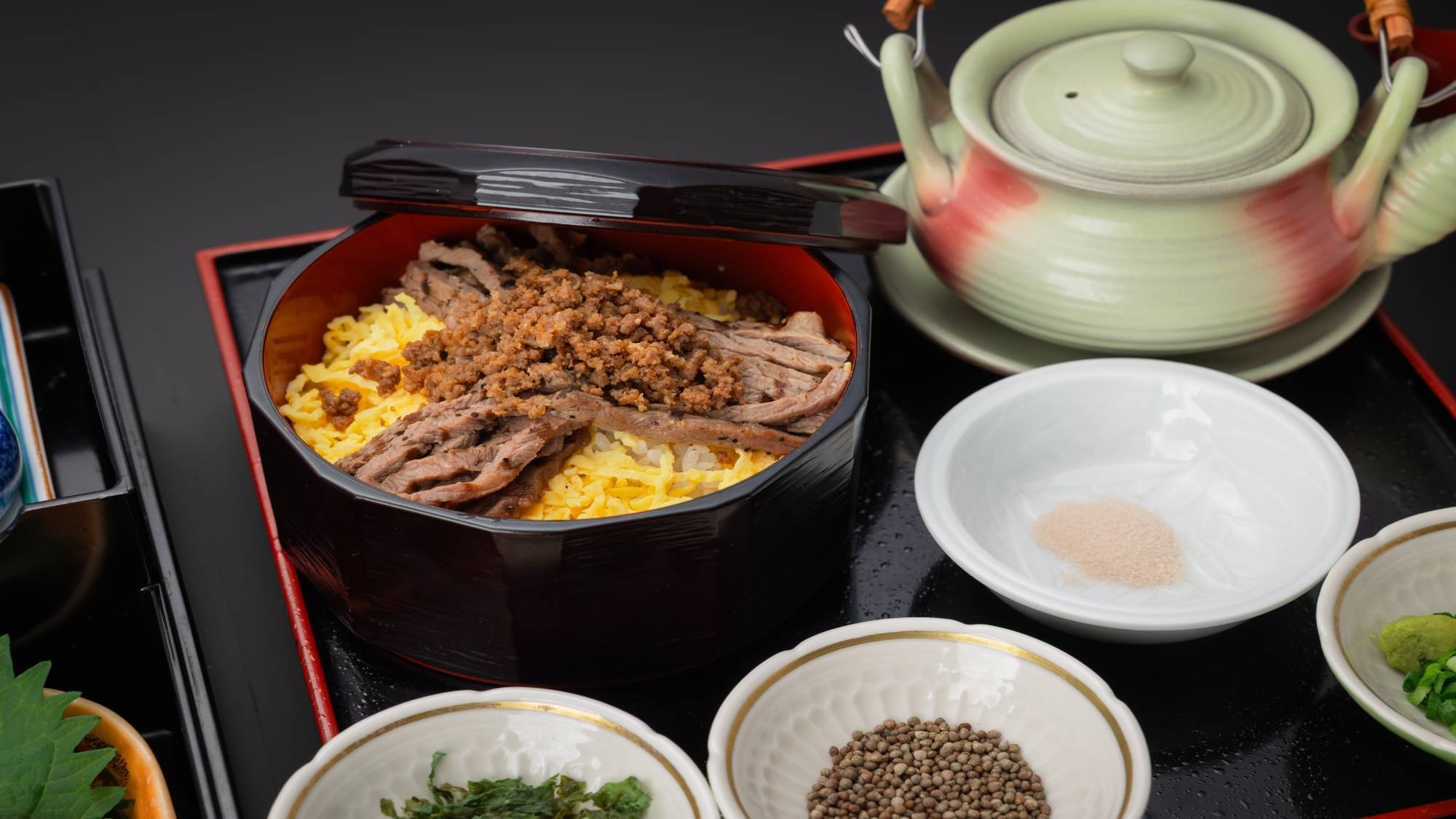 ■お部屋で箱膳■しまね和牛まぶしと出雲蕎麦　ご朝食はお食事会場で和定食を御用意