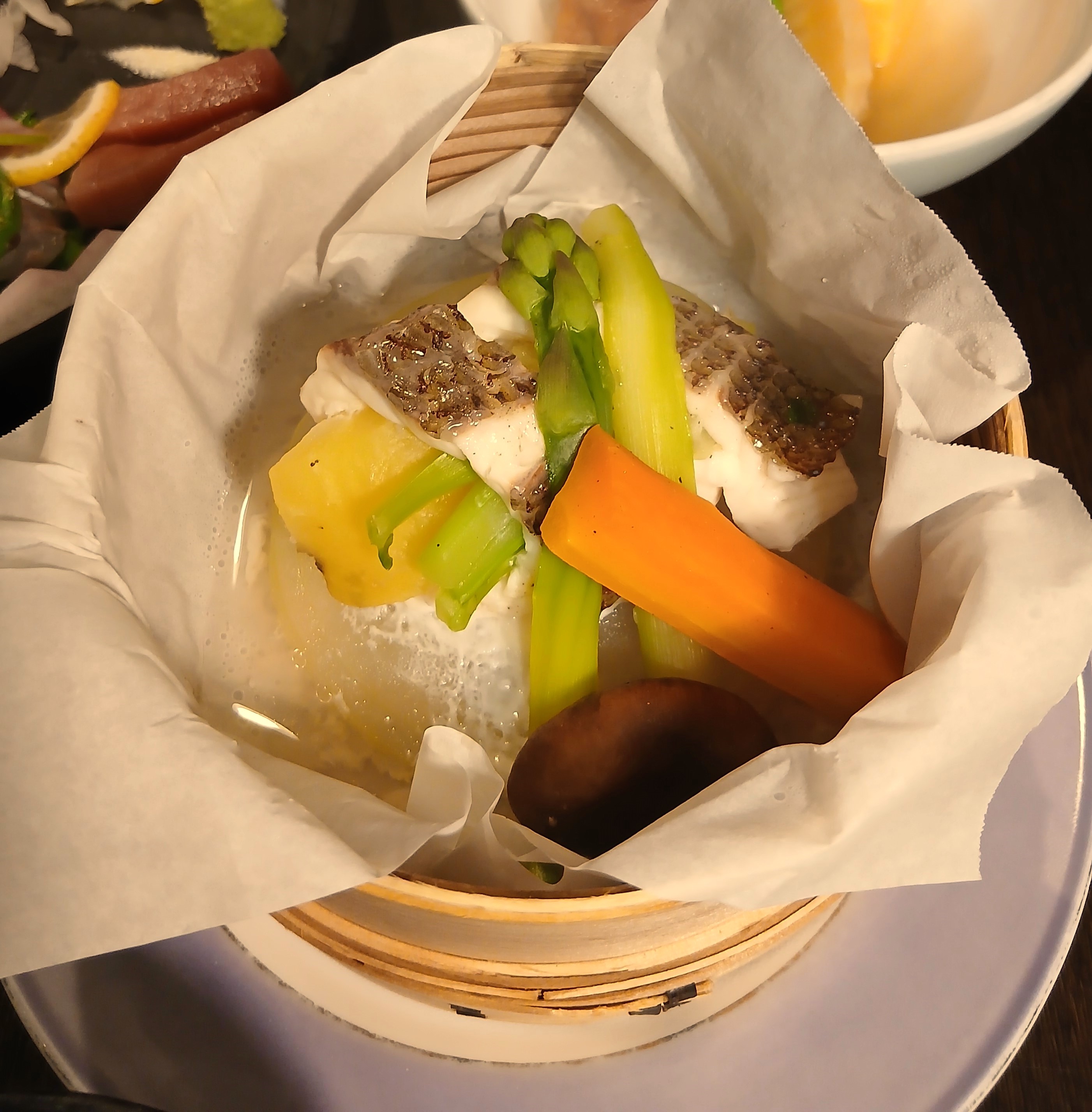 【白身魚と地野菜の源泉蒸し】