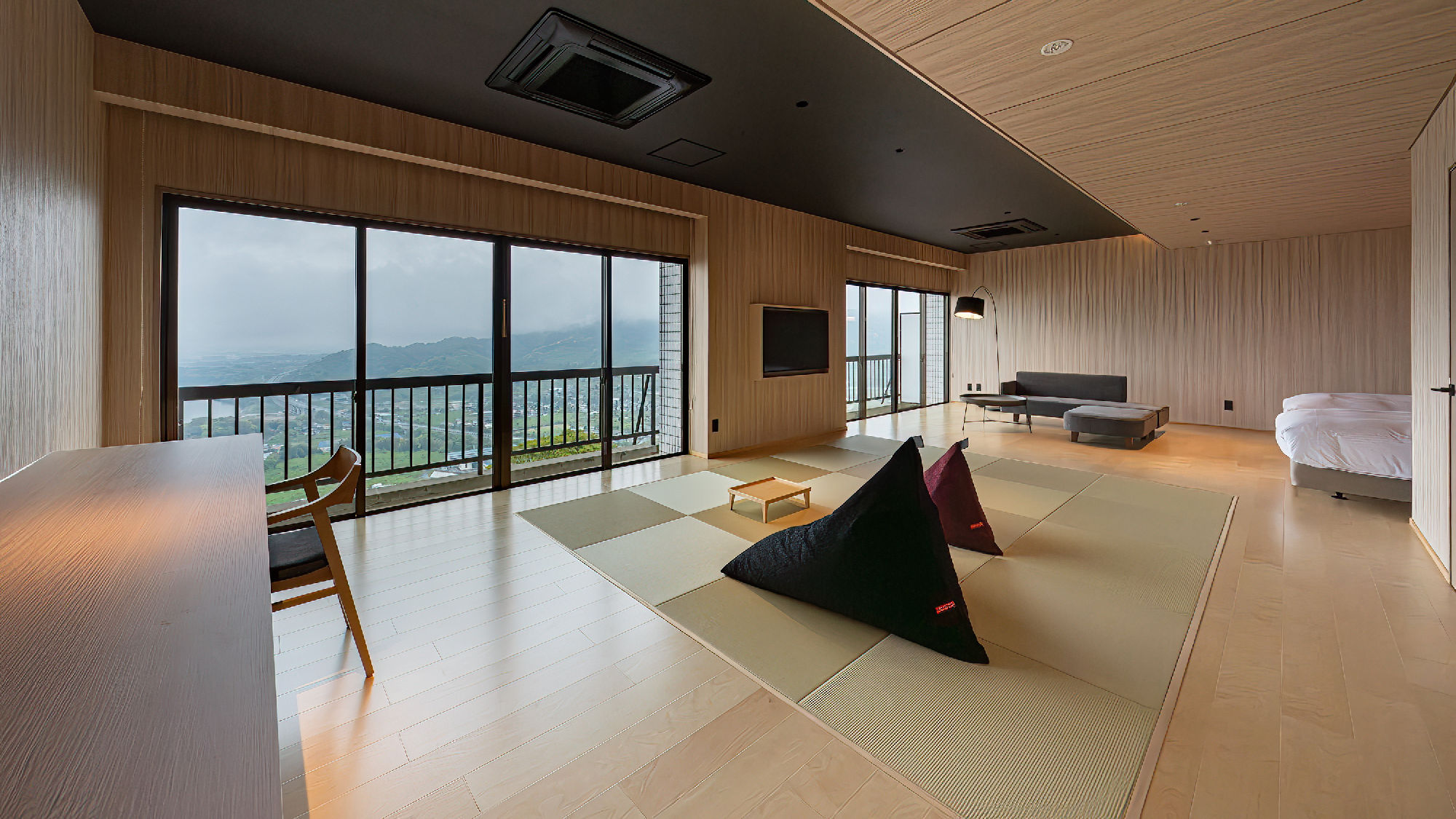 ★2023年リニューアル★筑後平野と夕日の絶景が見える広々和洋室