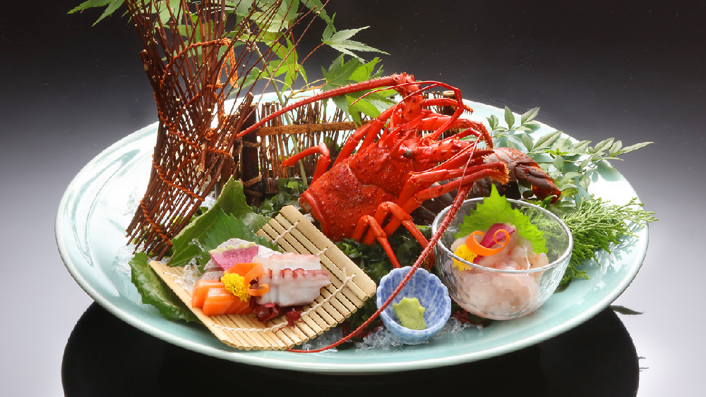 8月末迄★特典付（和柄ポーチアメニティ）活き伊勢海老を”いけす″からご提供！伊勢海老付ミニ会席プラン
