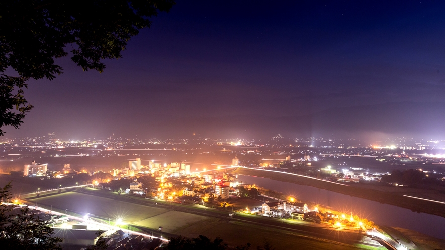 原鶴温泉街の夜景