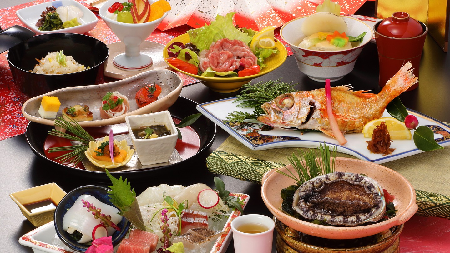 【夕食お部屋食or個室食確約】◆2024年新献立◆特選食材は生簀から取り出す「活鮑こだわり会席」