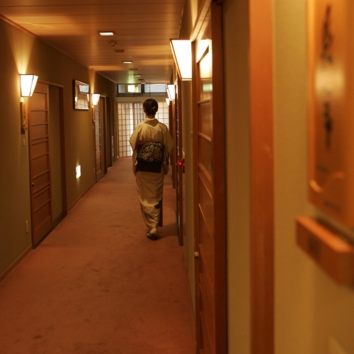 Guest room corridor image