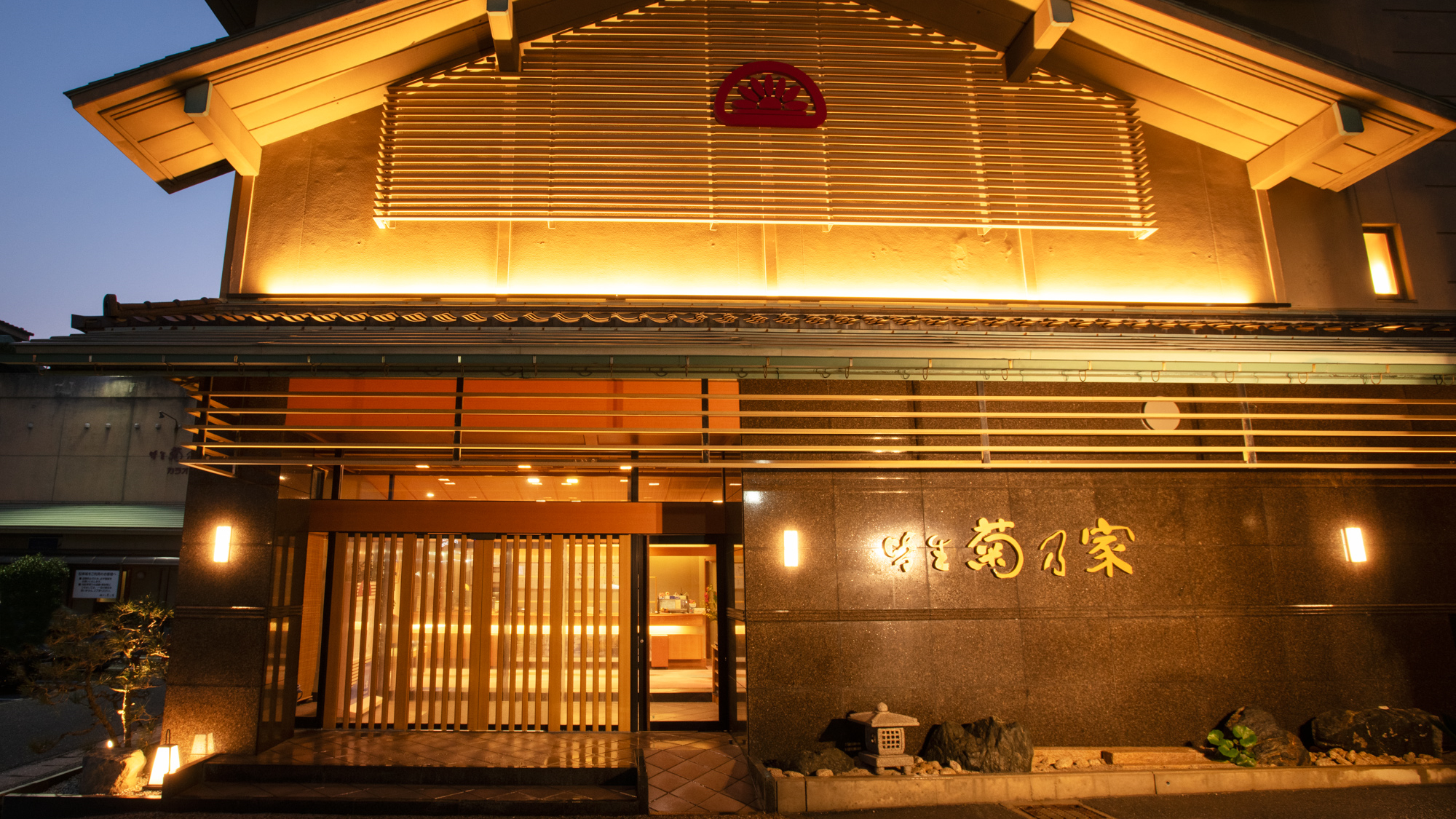 【外観】夜