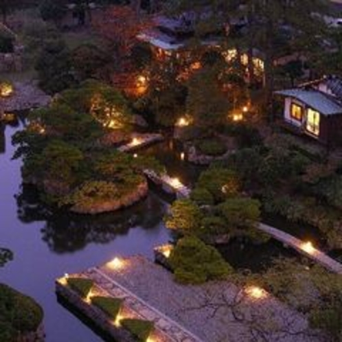東光園夜の日本庭園A