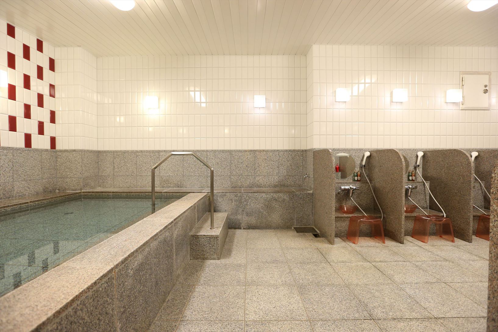 女性大浴場（洗い場）