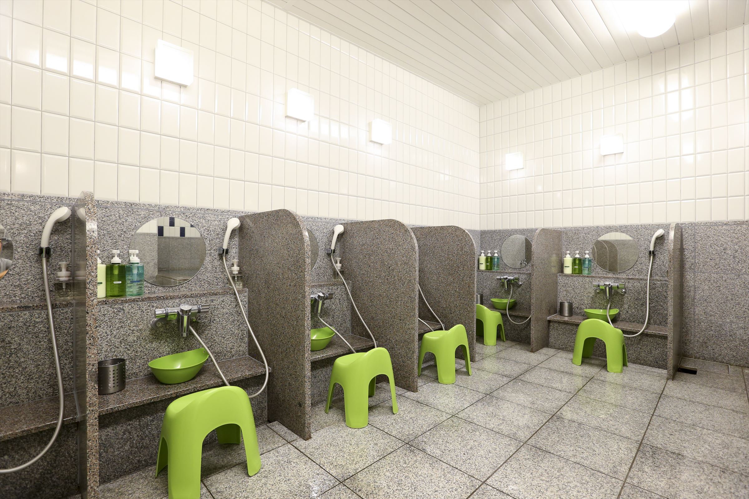 男性大浴場（洗い場）