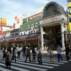 当館より徒歩約３分、南九州一の繁華街天文館