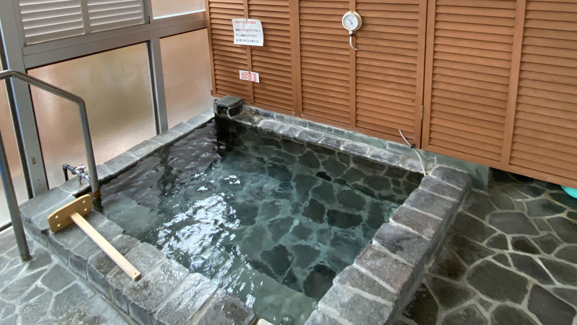 【連泊】2泊〜★素泊り 24時間入浴OK！源泉掛け流し温泉が楽しめる宿【弓ヶ浜まで徒歩約2分】