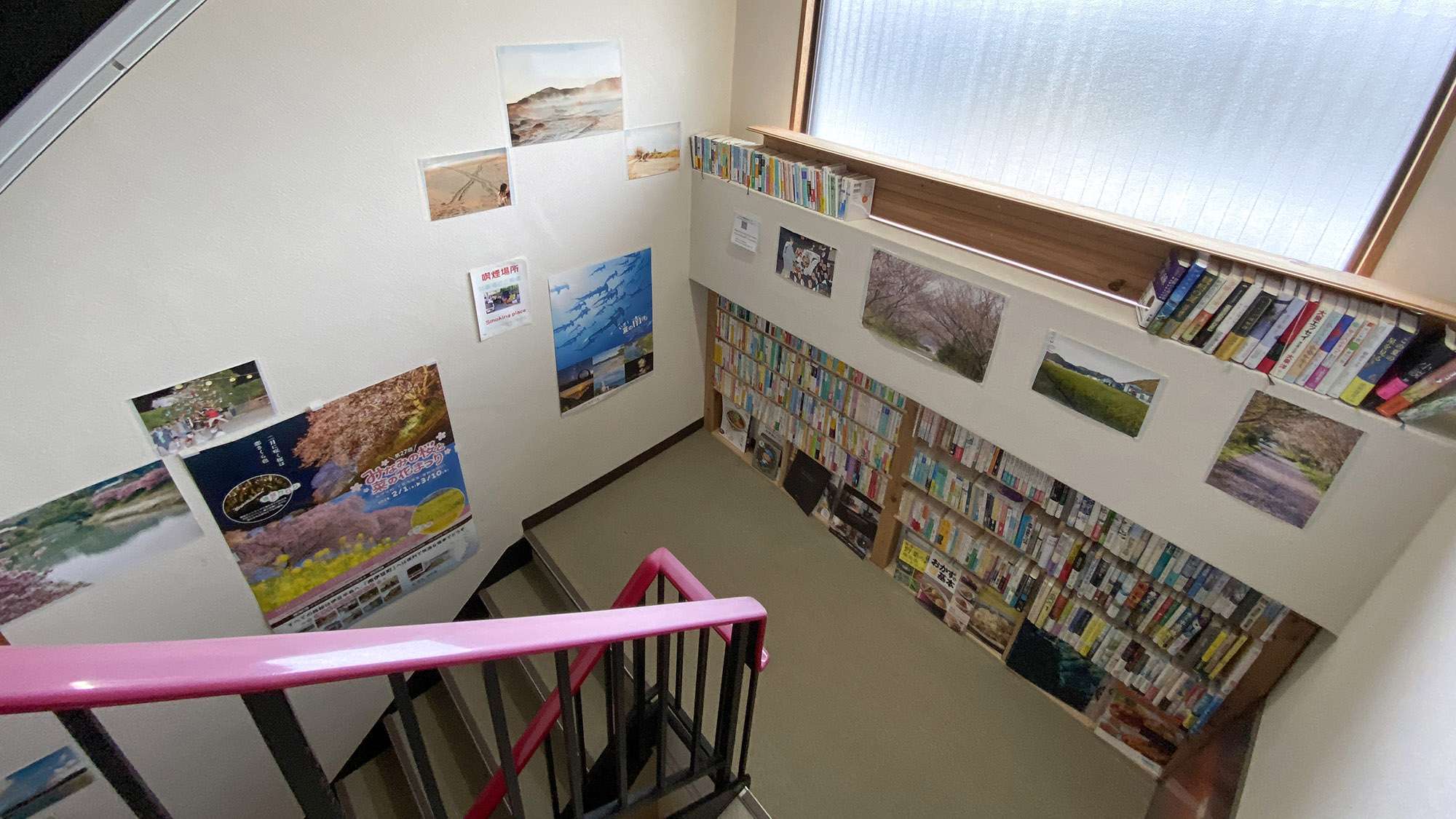 ・【館内】好奇心を刺激する一冊を。様々なジャンルの本を自由に閲覧いただけます