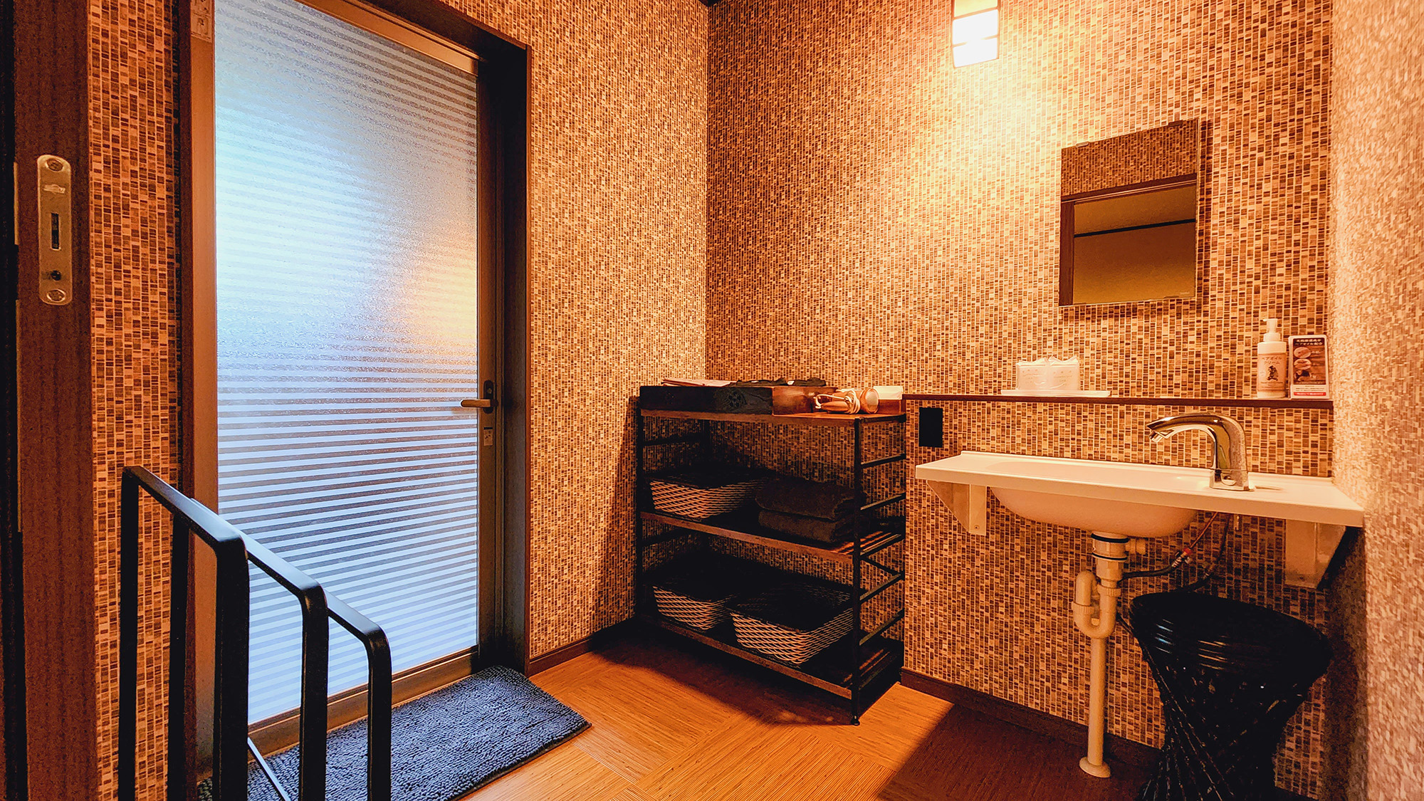 ＃和洋室-２間-　洗面所兼脱衣所。清潔感のあるゆったりとしたスペースです。