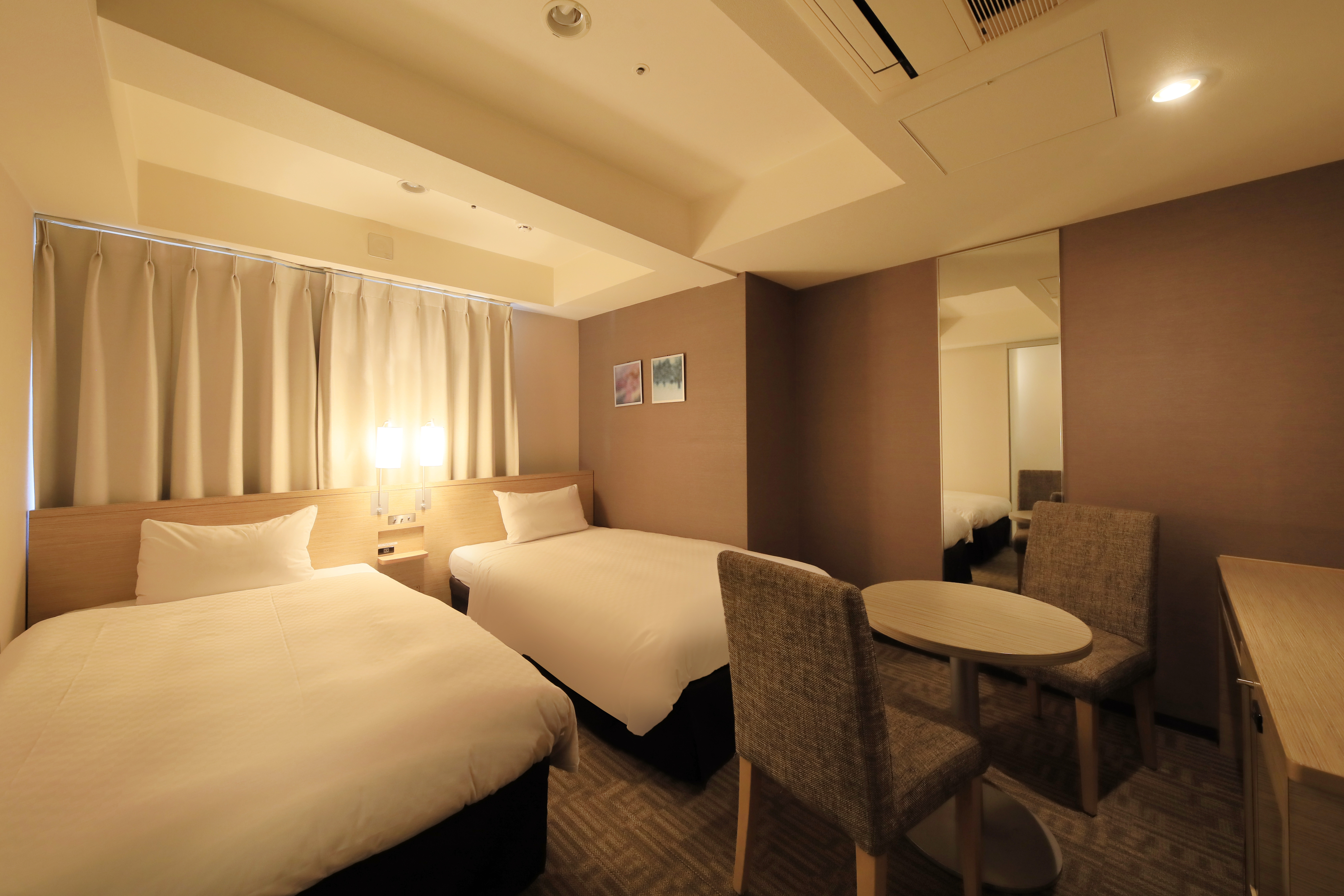 ユニバーサルルーム(22㎡ / 110cmサイズベッド)　※予約はお電話のみ