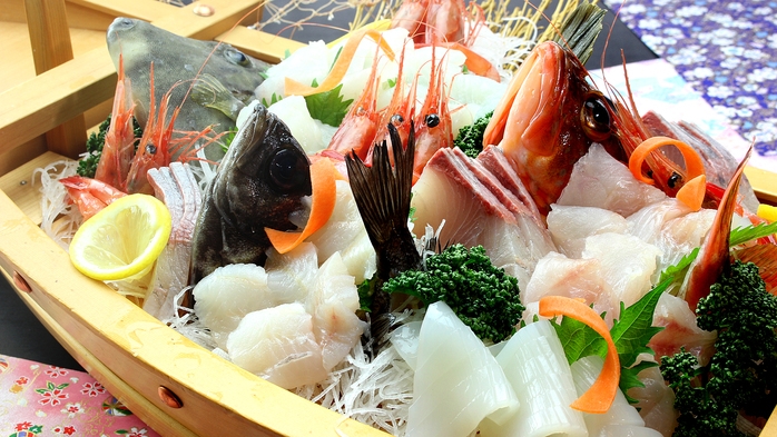 【越前ガニお手軽竹コース】茹でガニ＆カニちり、地魚の姿造りを添えて♪