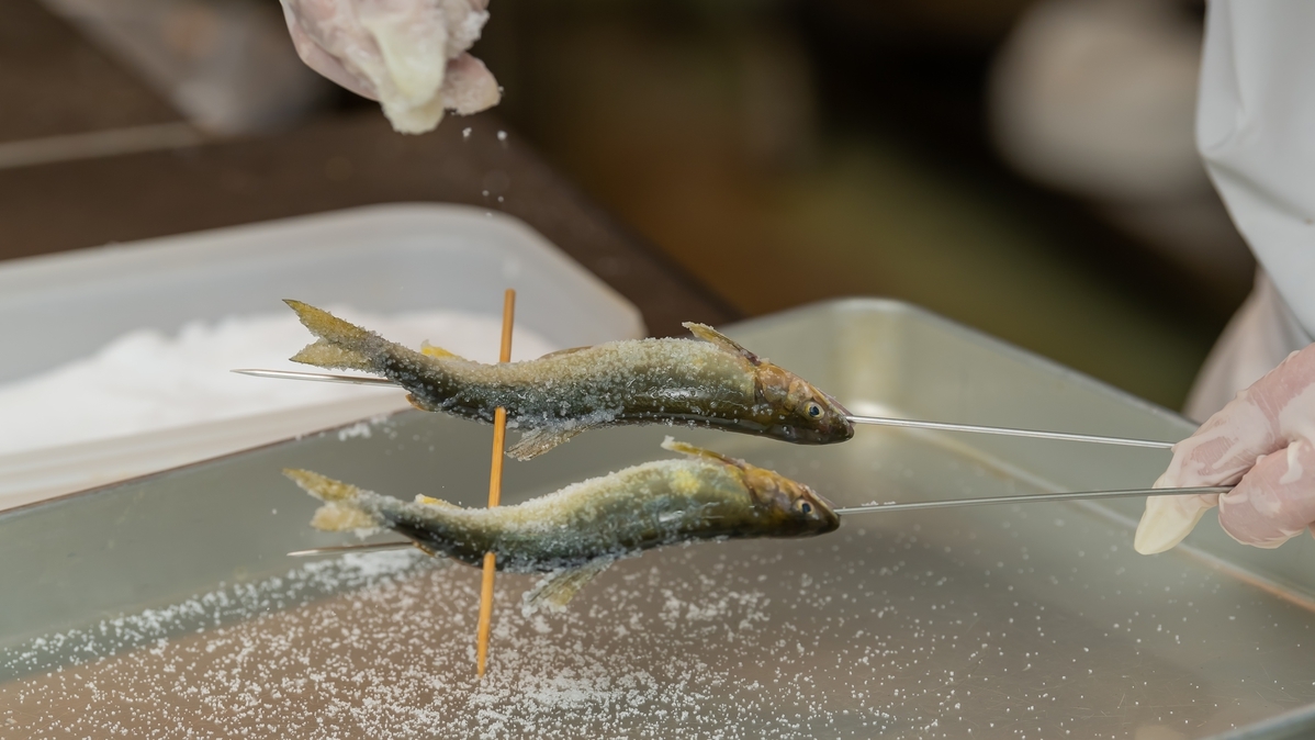 【期間限定】7月解禁！清流魚野川の天然鮎三昧　 期間限定の鮎会席で鮎酒・鮎の塩焼きが楽しめる