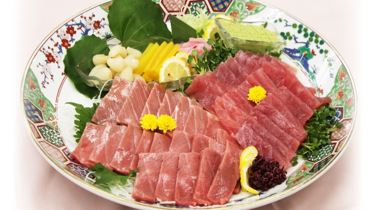 マグロのお刺身盛り合せを追加でご注文いただけます。(宿泊日の３日前までに要予約/別途料金)