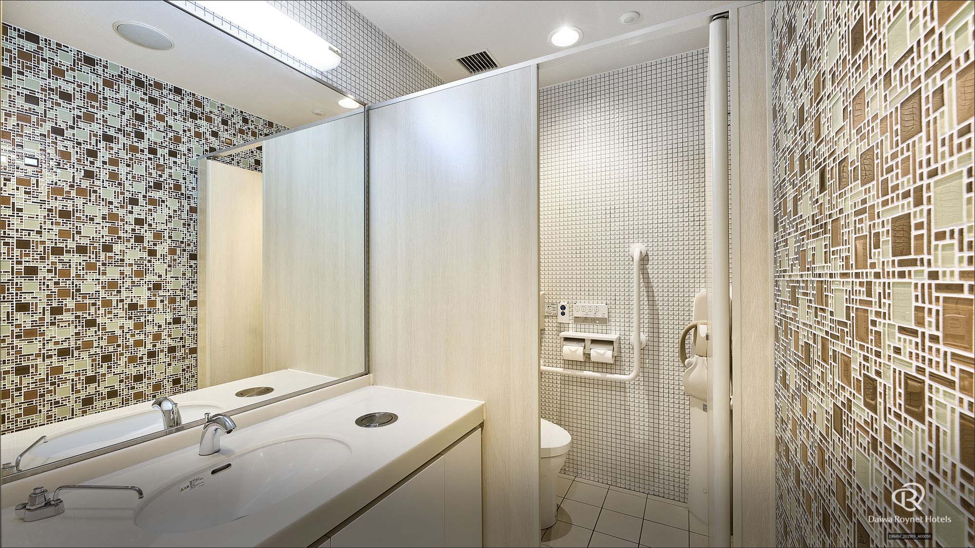 2階ロビートイレ