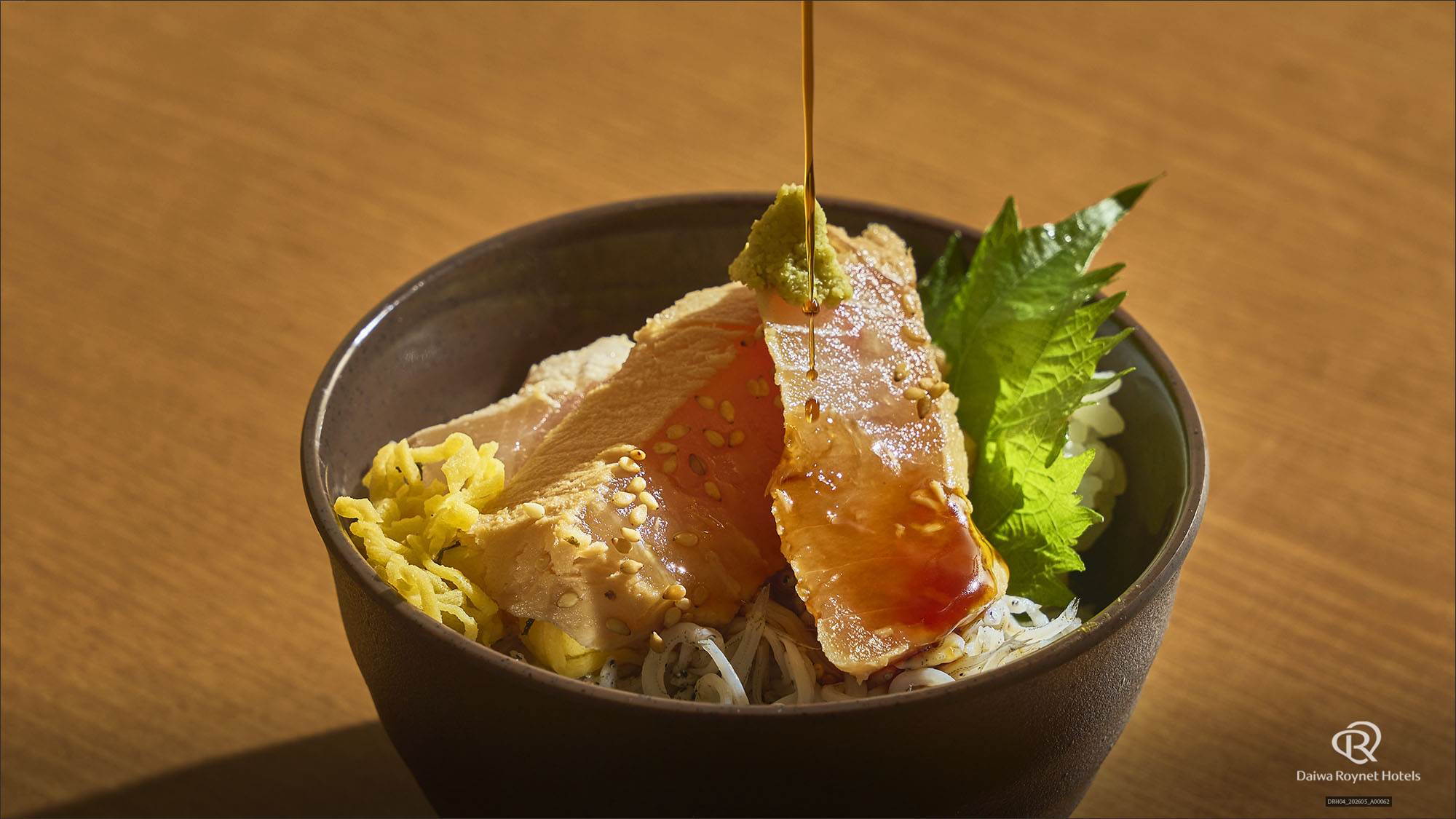 自分で作る海の幸の丼