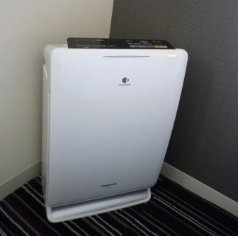Air purifier with humidification installed in all rooms
