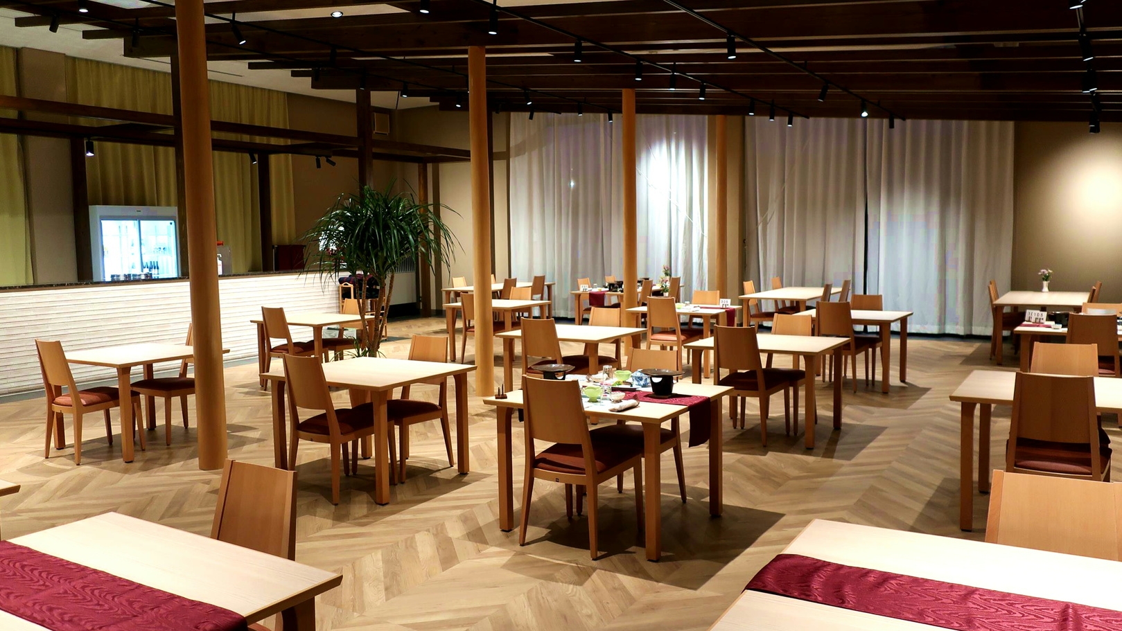 【年に一度の夢の宴♪】とろける但馬牛とまつたけのすきやき！・キリン一番搾り飲み放題！〈1泊2食〉