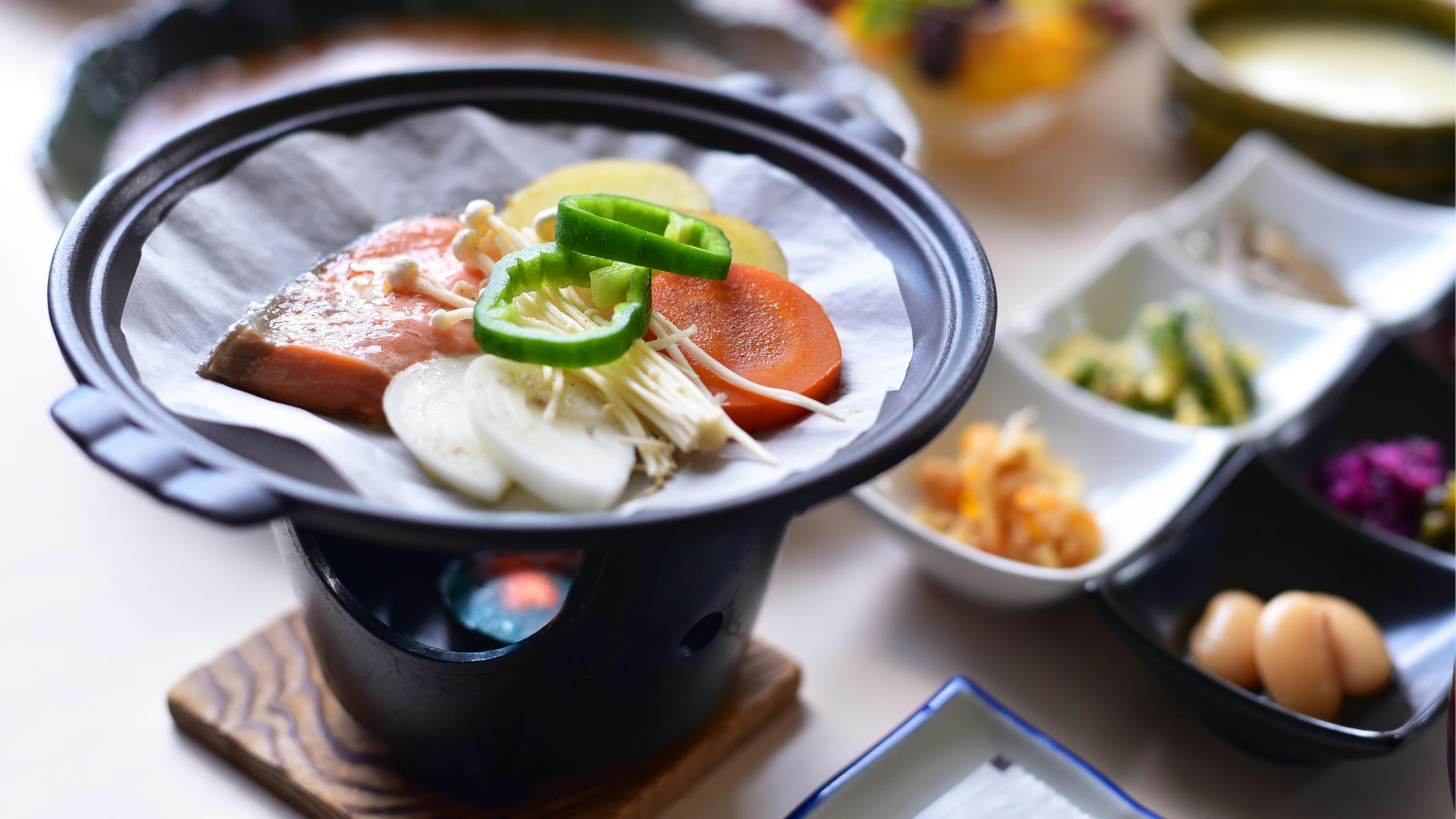 【朝食・サーモンの温野菜蒸し】