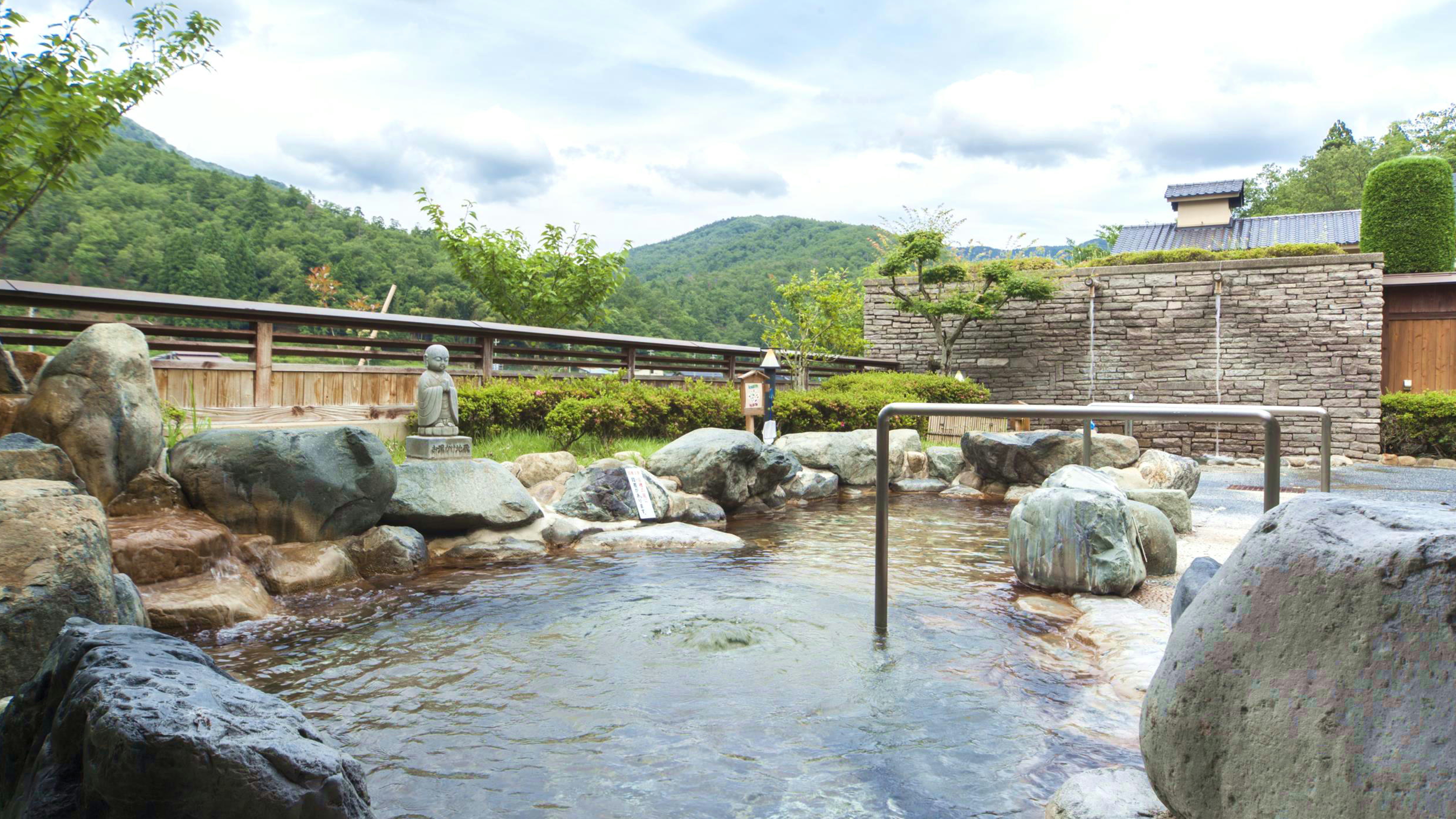 【山の湯露天風呂】